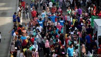 Mereka menikmati berbagai kegiatan mulai senam pagi hingga jogging,