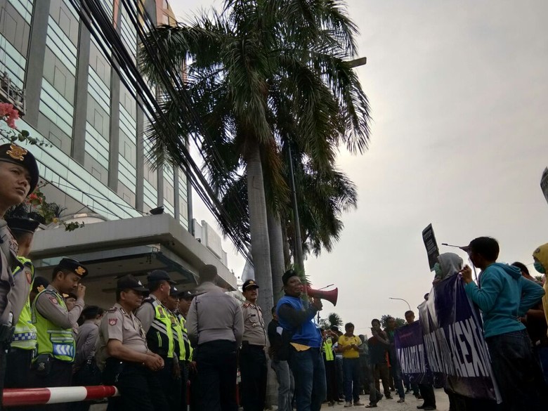 Diancam, Massa yang Ingin Tutup Alexis Batal Demo Diancam, Massa yang Ingin Tutup Alexis Batal Demo