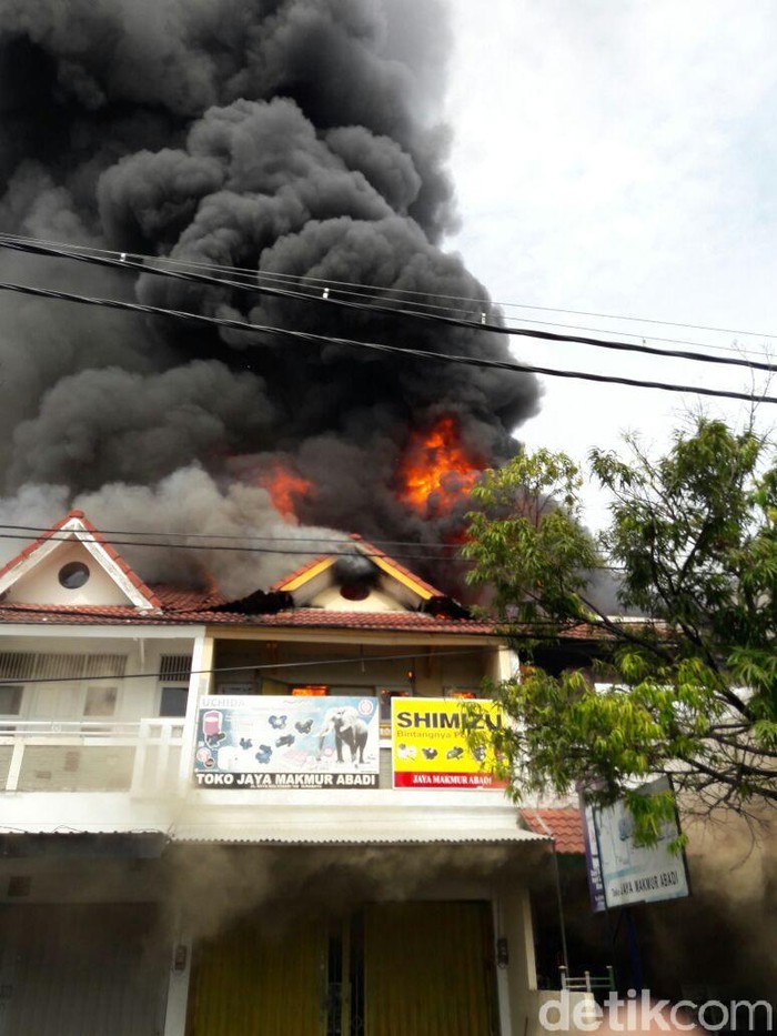Dua Ruko di Mulyosari Terbakar