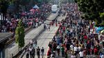 Warga Tumpah Ruah di CFD Mampang