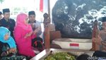 Foto: Khofifah Ziarah ke Makam Bung Karno Jelang Pilgub Jatim