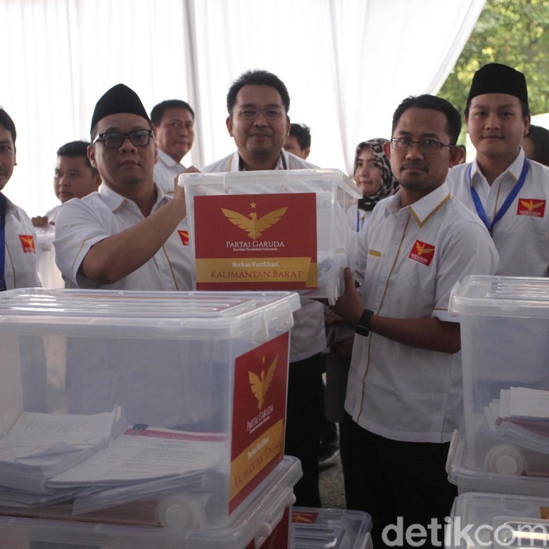 Partainya Ngeblong, Ketua Partai Garuda Banjarnegara Nyaleg di PKB Partainya Ngeblong, Ketua Partai Garuda Banjarnegara Nyaleg di PKB