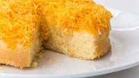 Pernikahan di Thailand secara tradisional menyajikan cake yang diberi mie Foy Thong manis. Terbuat dari kuning telur dan sirup manis. Mie panjang yang diterjemahkan jadi benang sutera emas, punya makna perlambang cinta abadi antara pengantin pria dan wanita.