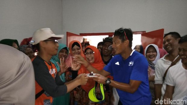 Sandiaga resmikan OK OCE Mart di Warung Buncit / 