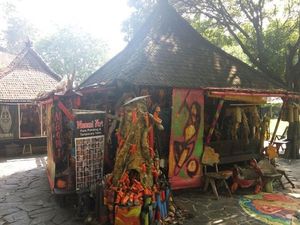 Karya Seniman Lokal di Pasar Seni Ancol