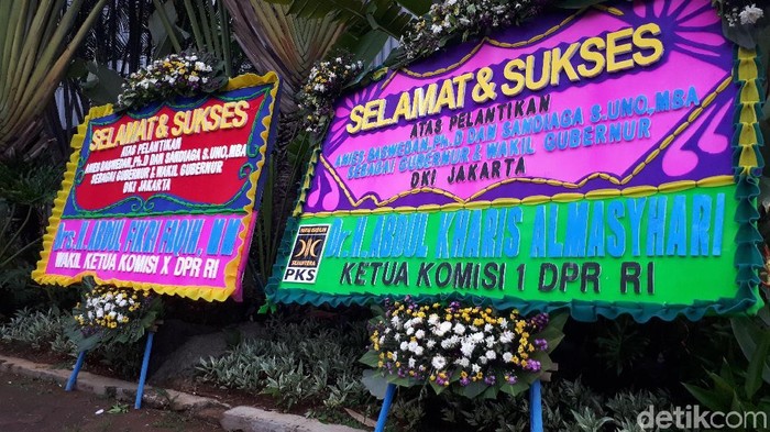 Karangan Bunga Ahok-Djarot Sudah Bersih di Balai Kota