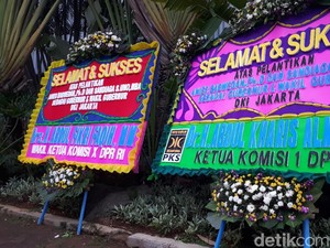 Karangan Bunga Ahok-Djarot Sudah Bersih di Balai Kota