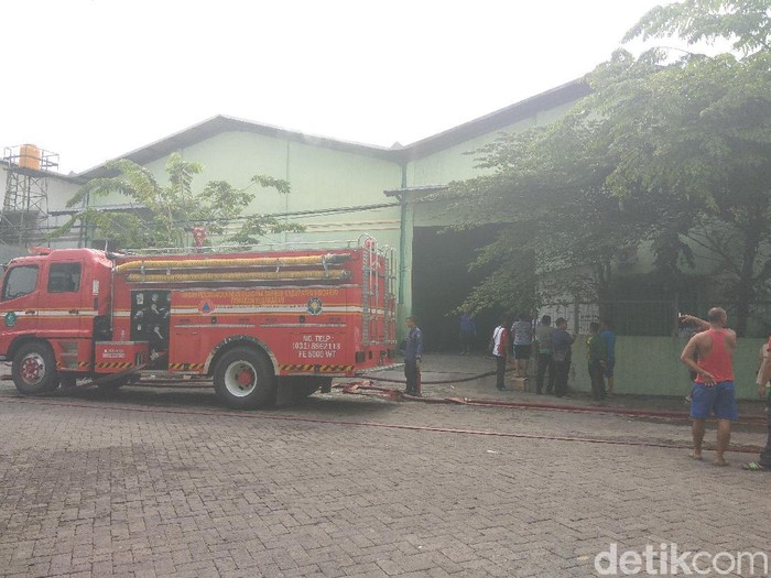 Dua Gudang di Gedangan Sidoarjo Terbakar