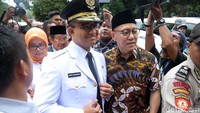 Anies tiba di Masjid Sunda Kelapa.