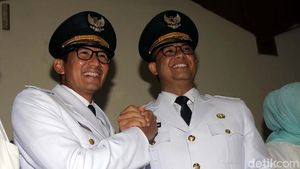 Anies-Sandi Doa Bersama di Masjid Sunda Kelapa