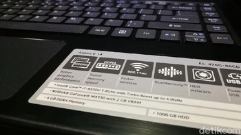 Memorinya menggunakan DDR4 yang disebut memiliki kecepatan lebih tinggi dan efisiensi hingga 20% dibanding memori DDR3. Memorinya juga bisa ditingkatkan hingga 32 GB. Foto: Muhammad Alif Goenawan/detikINET