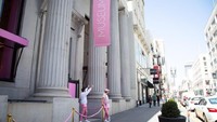 Pembukaan Museum of Ice Cream menarik perhatian netizen. Di San Francisco (SF), museum ini buka selama Feburari 2018. Lokasinya ada di dalam bangunan kuno ikonik bekas bank, Grant Avenue. Foto: Business Insider
