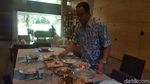 Foto: Sarapan Nasi Uduk Bareng Anies Jelang Pelantikan