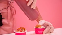 Pengunjung juga bisa meracik es krim sendiri di sini. Kali ini Bi-Rite Creamery yang sediakan seluruh bahannya. Seru banget ya! Foto: Business Insider