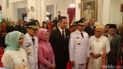 Foto: AHY dan Sylviana Hadiri Pelantikan Anies-Sandi