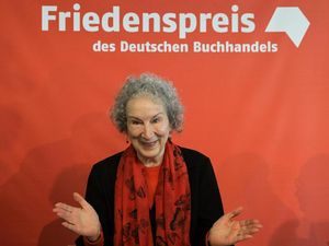 Margaret Atwood Jadi Penulis Sastra Terlaris Inggris di 2017