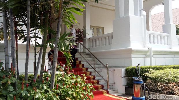Karpet Merah Digelar di Istana Jelang Pelantikan Anies-Sandi