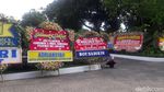Foto: Bunga untuk Anies-Sandi di Balai Kota, Ada dari Menteri Susi
