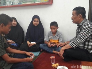 Putra Choirul Huda Ingin Meneruskan Jejak Jadi Pemain Bola