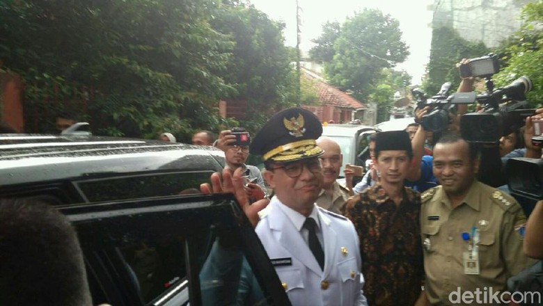 Djarot Pilih Liburan daripada ke Balai Kota, Ini Respons Anies Djarot Pilih Liburan daripada ke Balai Kota, Ini Respons Anies