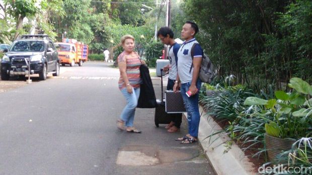 Gery Gersondorus, MUA yang akan merias Nur Asia.