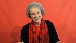 Raih Penghargaan di FBF 2017, Margaret Atwood Tersenyum Bahagia