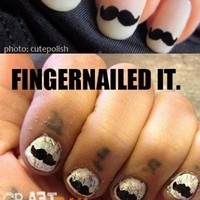 Untuk punya kuku yang terlihat cantik dan menarik, butuh keahlian dan produk-produk berkualitas. Jangan sampai tampilan jadi seperti berikut. Foto: ist