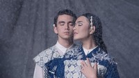 Amanda maupun Chris pun tak ragu untuk berbagi potret kemesraan hubungan mereka. Dok. Instagram/amandamanopo
