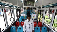 Sedangkan  Metrotrans, merupakan versi besar dari Minitrans.