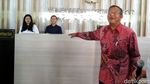 Senyum Semringah Darmin Punya Lobi Baru