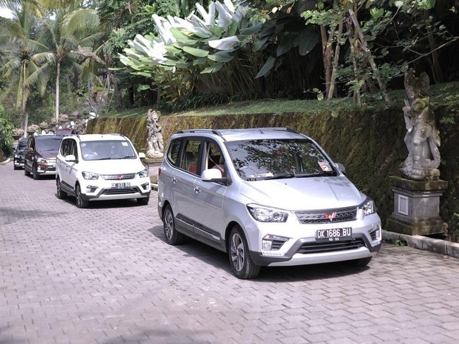 Mobil China Pergi dan Kembali