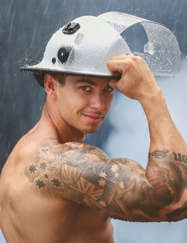 Siap sedia membantu Anda! Foto: Australian Firefighters Calendar