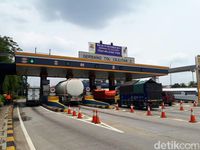 Kartu e-Money Dibagikan Gratis di Tol, Begini Suasananya