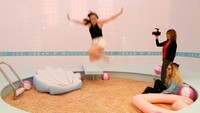 Yang nggak kalah seru adalah kolam penuh meisjes warna-warni. Anda bisa berendam di dalamnya tanpa takut lengket karena semuanya berbahan plastik. Foto: Business Insider
