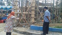 Bupati Lebak Iti Oktavia Jayabaya ngamuk soal bangunan yang berdiri di dekat gerbang masuk kawasan wisata Baduy yang di dekatnya terdapat taman (Foto: Istimewa)