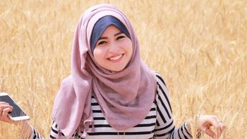 Selain gencar menunjukkan kedamaian Gaza di sosial media, Fatma juga merupakan seorang pembawa acara di salah satu televisi Ebtekar Programe Raqami Tv. (Foto: Instagram/fatma_mosabah)