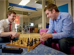 Bos Kesayangan Karyawan Facebook dan Istrinya yang Sederhana