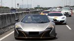 Para Pecinta McLaren Jajal Tol Surabaya
