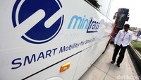 Minitrans, akan menggantikan fungsi Metromini yang telah menemani warga Jakarta beberapa tahun silam yakni sebagai pengumpan atau feeder.