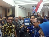 Daftar ke KPU, Demokrat Bawa 17 Boks Berkas Dokumen