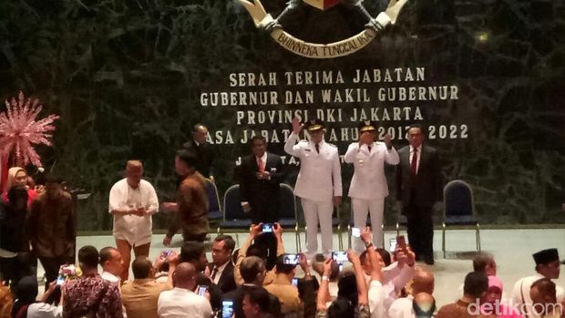 Live Report: Anies-Sandi Resmi Pimpin Jakarta