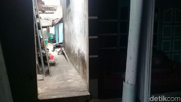 Derita Mbah Sri di Ponorogo, Mau Tahu Lorong Menuju Rumahnya?