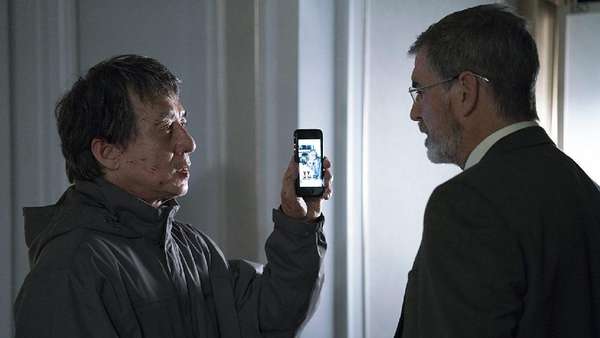 The Foreigner: Jackie Chan Adu Kekuatan dengan Pierce Brosnan The Foreigner: Jackie Chan Adu Kekuatan dengan Pierce Brosnan