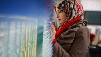 Fatma jadi salah satu orang yang beruntung dengan pendapatan tersebut, pasalnya dengan memiliki penghasilan di mana daerah yang ia tinggali 60 persen populasinya adalah pengangguran dan rata-rata pendapatan hanya sekitar USD 200 atau sekitar Rp 2,7 juta. (Foto: Instagram/fatma_mosabah)