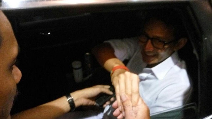 Dikawal Dishub DKI, Sandiaga Tinggalkan Balai Kota