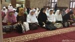 Foto: Doa Pendukung Anies-Sandi Sebelum Pelantikan