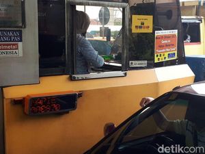 Cerita Mantan Penjaga Gerbang Tol yang Jadi Buruh Pabrik