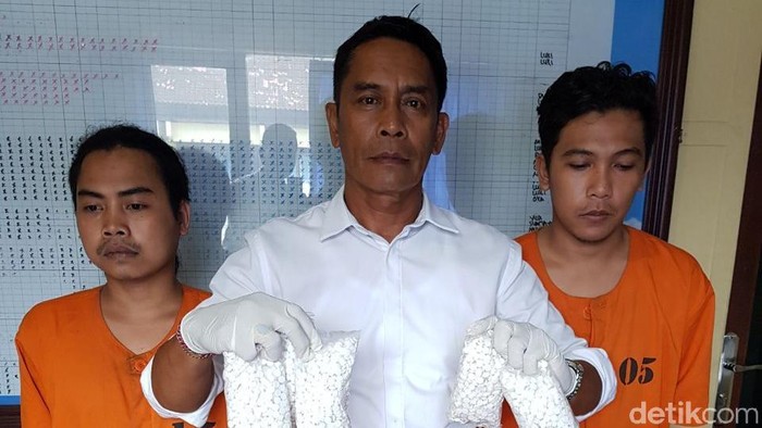 Polisi Tangkap Pengedar 5.000 Pil Koplo di Denpasar