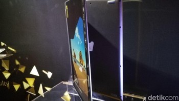 Generasi terbaru dari notebook Swift dan Spin ini menggabungkan fungsionalitas dan mobilitas dengan tenaga prosesor Intel Core generasi ke-8.  Foto: Muhammad Alif Goenawan/detikINET