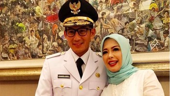 Sandi bersama istri dan anaknya. Foto: Instagram Anies-Sandi